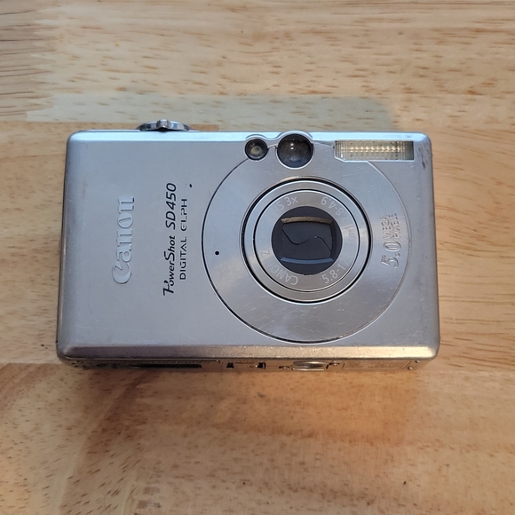 Canon Other - Parts - Canon PowerShot Digital ELPH SD450 Camera / 5.0MP -Error: E18 Powers On